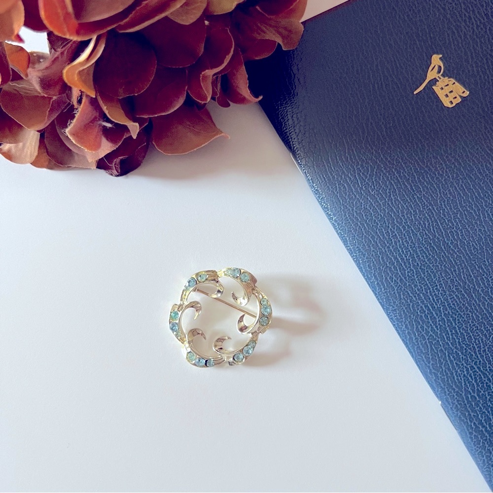 Vintage Gold Pin